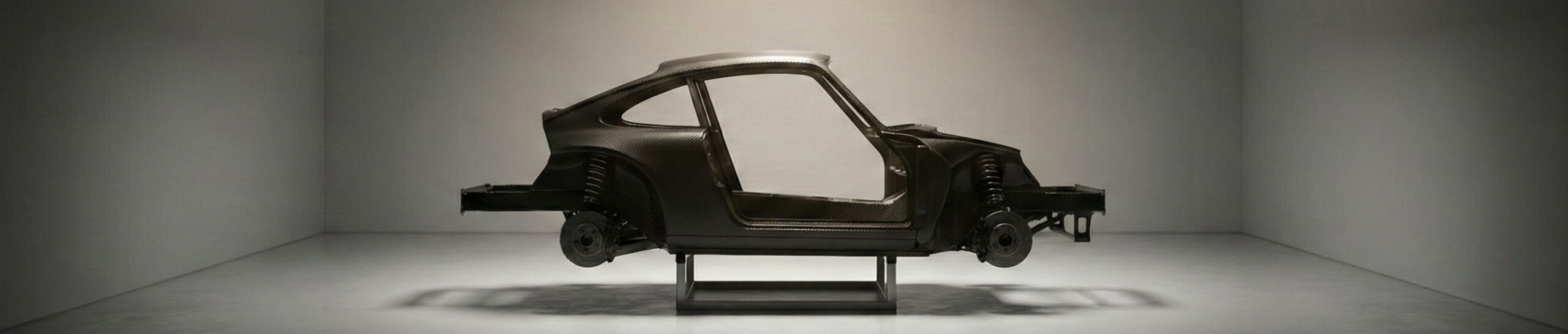 The Schoner Carbon Fiber Monocoque in mystic lighting