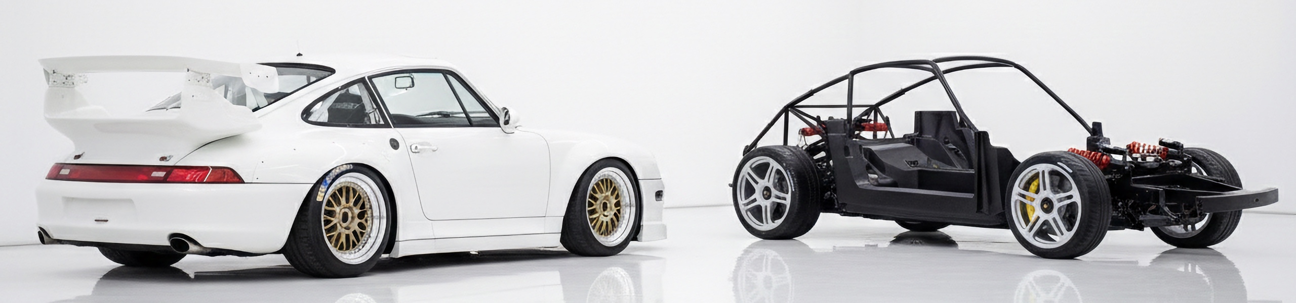 The Schöner's Porsche 993 GT2 EVO II Body on the carbon fiber monocoque